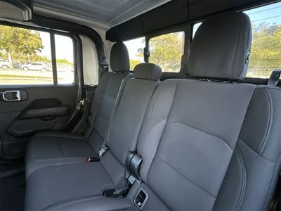 2023 Jeep Gladiator Overland