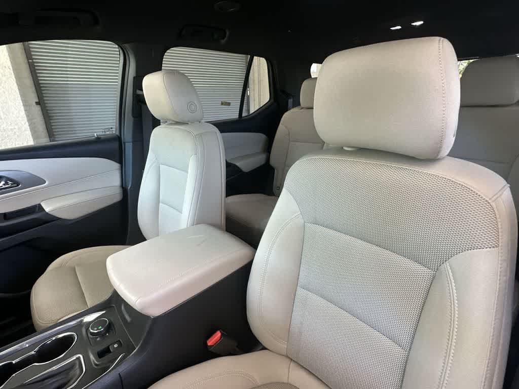 2023 Chevrolet Traverse LS