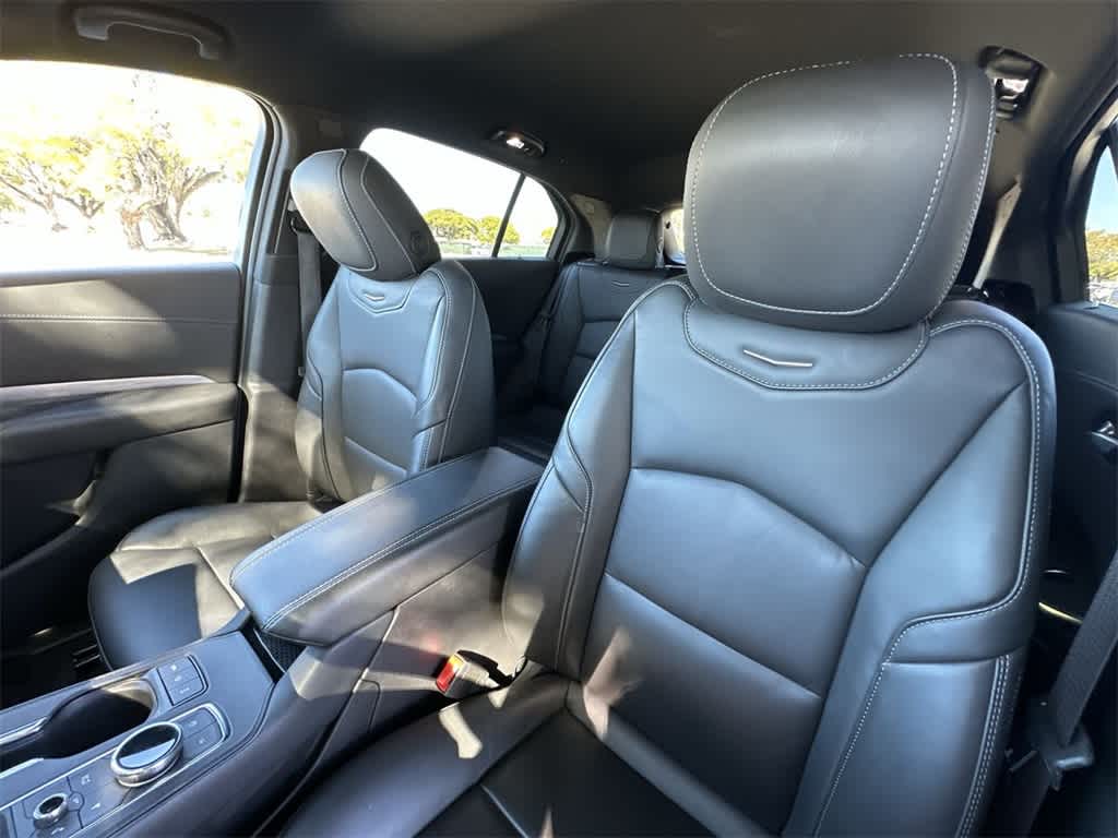 2025 Cadillac XT4 FWD Premium Luxury