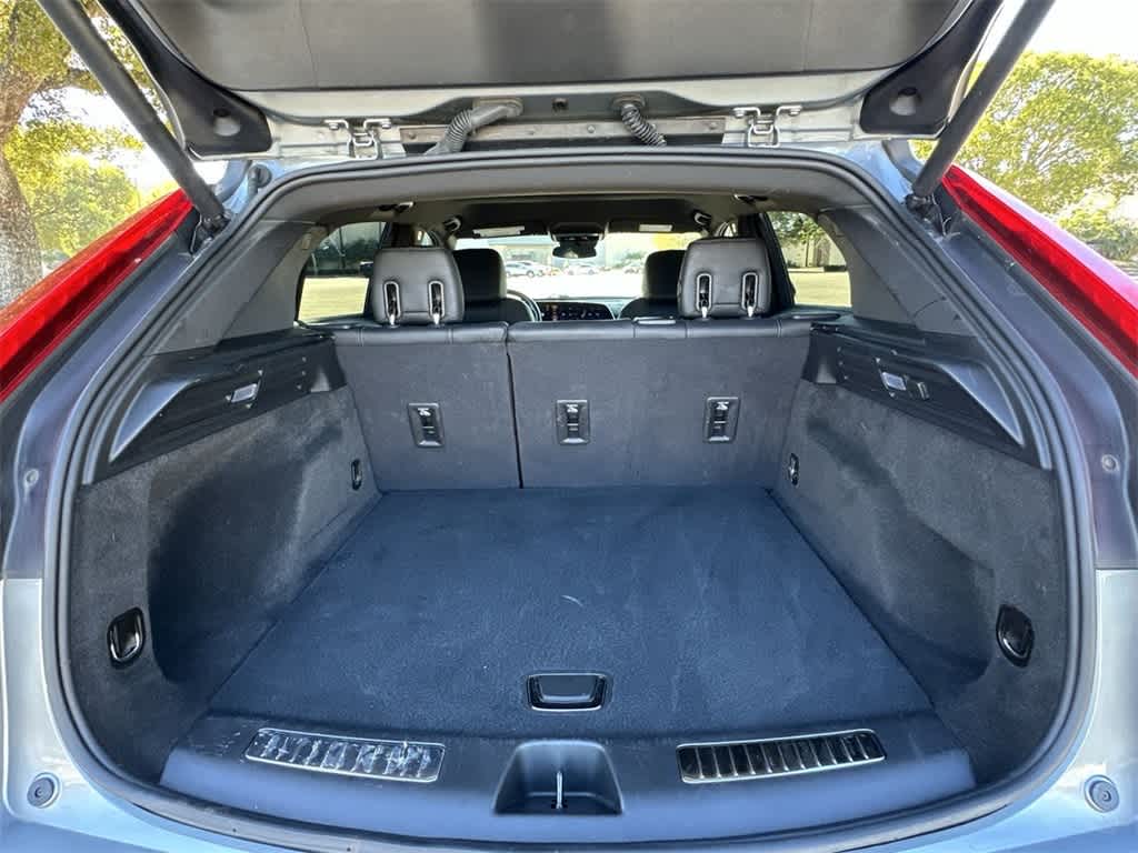 2025 Cadillac XT4 FWD Premium Luxury