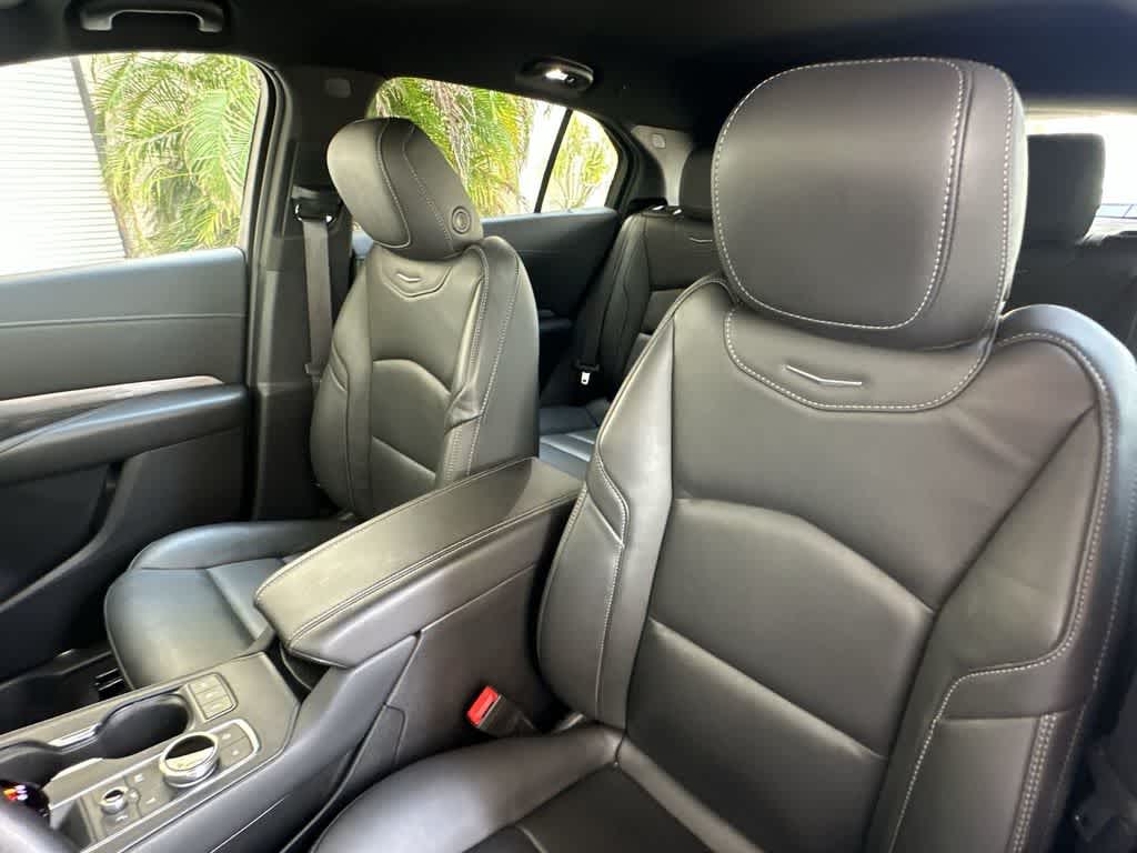 2025 Cadillac XT4 FWD Premium Luxury