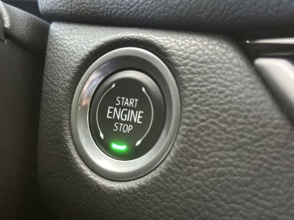 2025 Cadillac XT4 FWD Premium Luxury