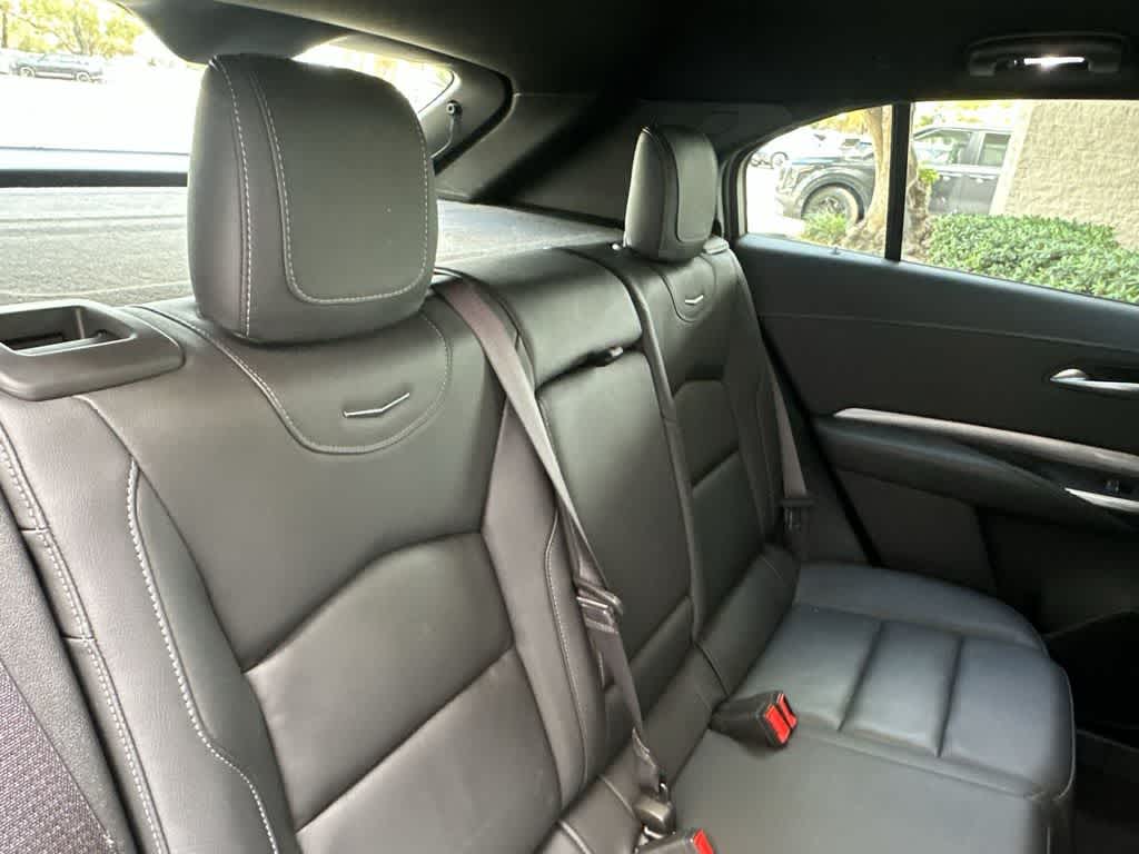 2025 Cadillac XT4 FWD Premium Luxury