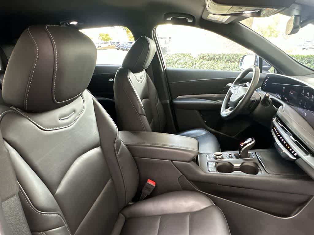 2025 Cadillac XT4 FWD Premium Luxury