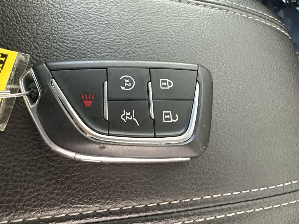 2025 Cadillac XT4 FWD Premium Luxury