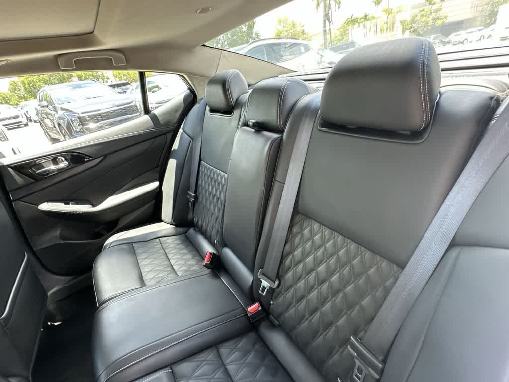 2023 Nissan Maxima Platinum
