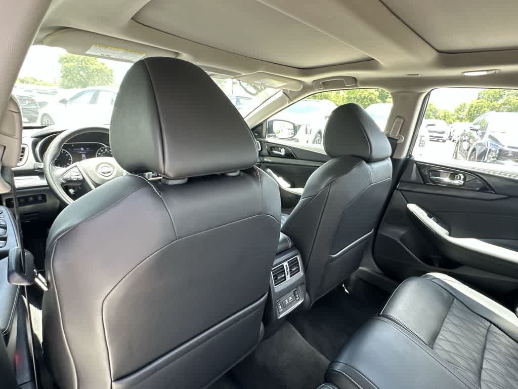 2023 Nissan Maxima Platinum