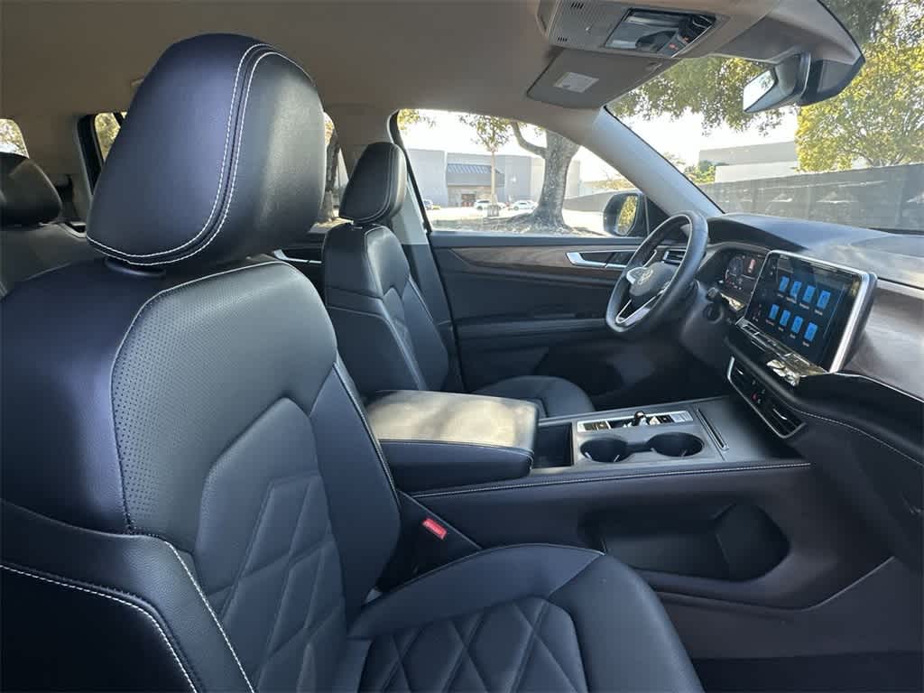 2024 Volkswagen Atlas 2.0T SE