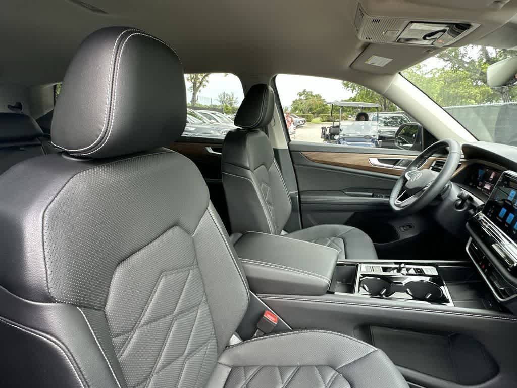 2024 Volkswagen Atlas 2.0T SE w/Technology