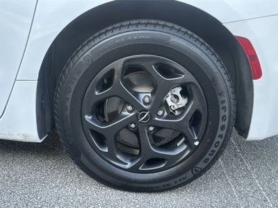 2024 Chrysler Pacifica Hybrid Premium S Appearance Pkg