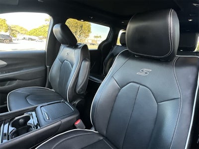 2024 Chrysler Pacifica Hybrid Premium S Appearance Pkg