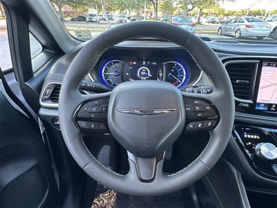 2024 Chrysler Pacifica Hybrid Premium S Appearance Pkg