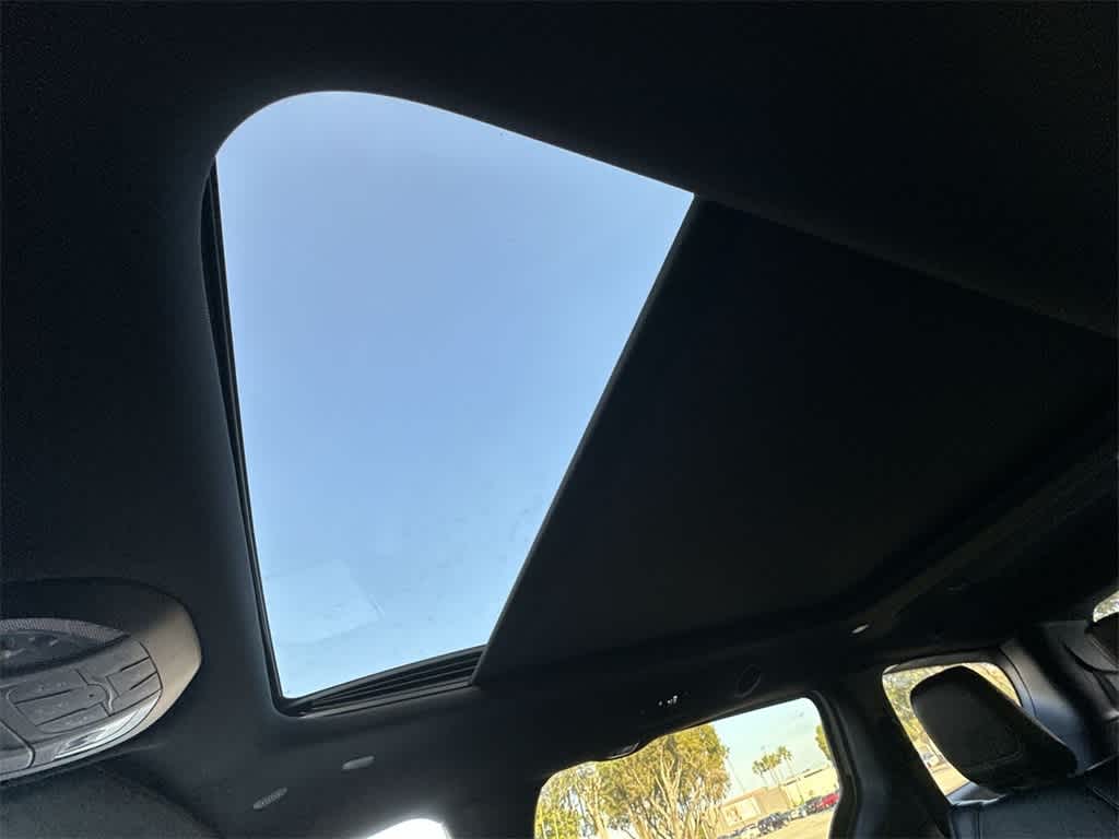 2024 Chrysler Pacifica Hybrid Premium S Appearance Pkg