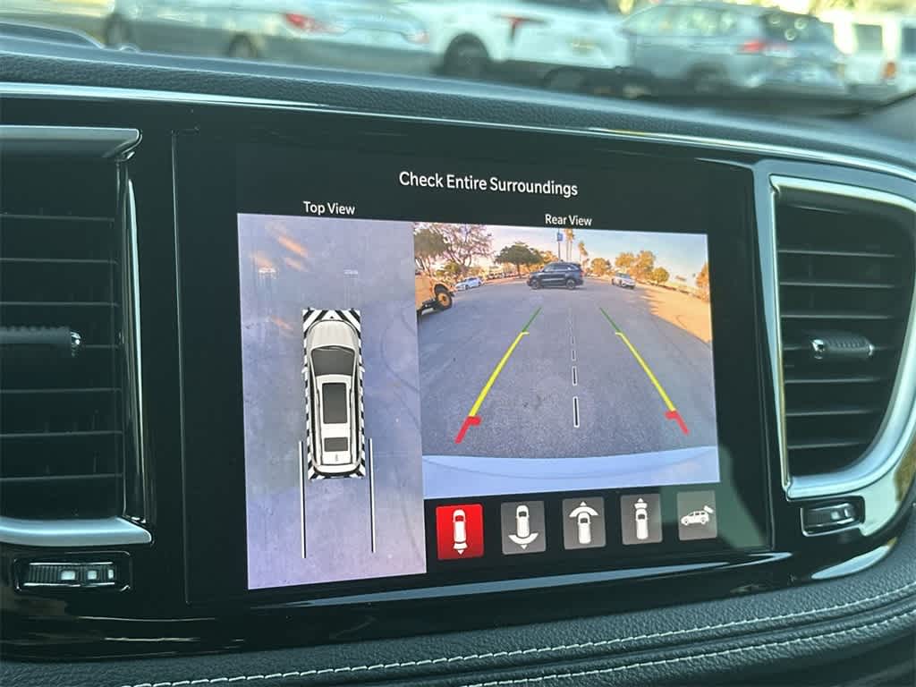 2024 Chrysler Pacifica Hybrid Premium S Appearance Pkg