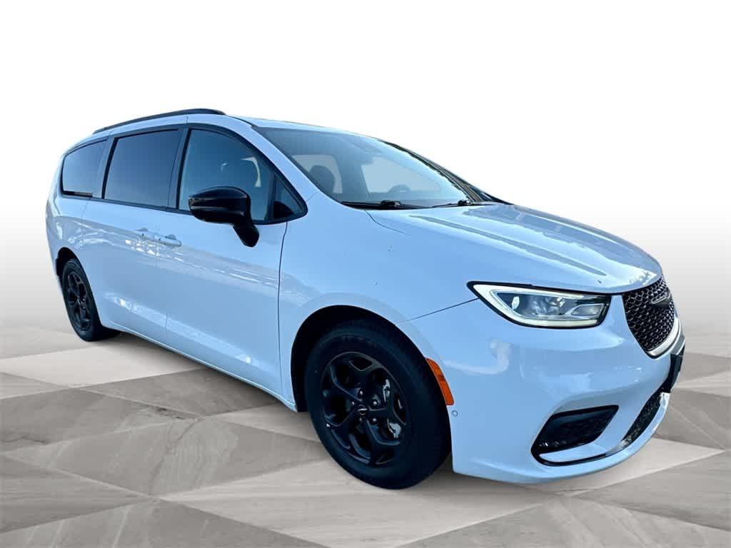 2024 Chrysler Pacifica Hybrid Premium S Appearance Pkg