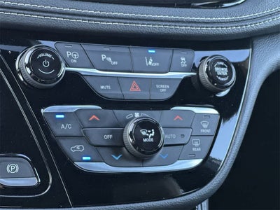 2024 Chrysler Pacifica Hybrid Premium S Appearance Pkg