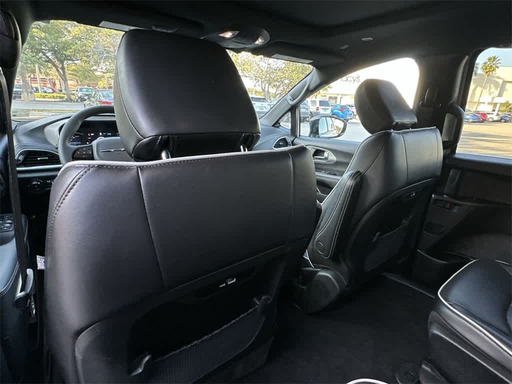 2024 Chrysler Pacifica Hybrid Premium S Appearance Pkg