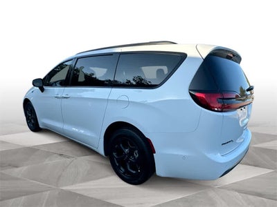 2024 Chrysler Pacifica Hybrid Premium S Appearance Pkg