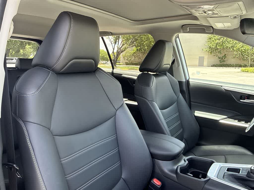 2025 Toyota RAV4 XLE Premium