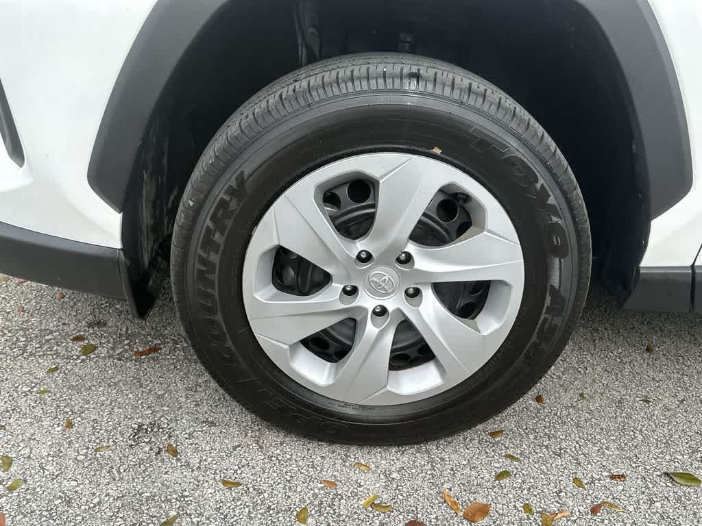 2025 Toyota RAV4 LE