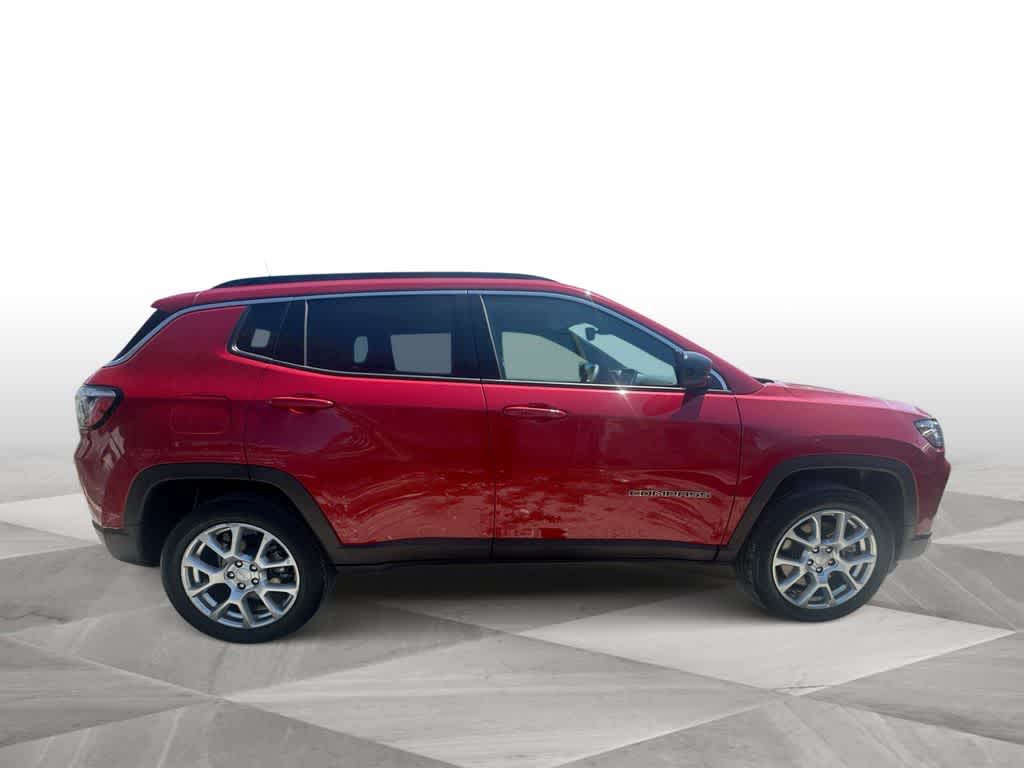 2023 Jeep Compass Latitude Lux