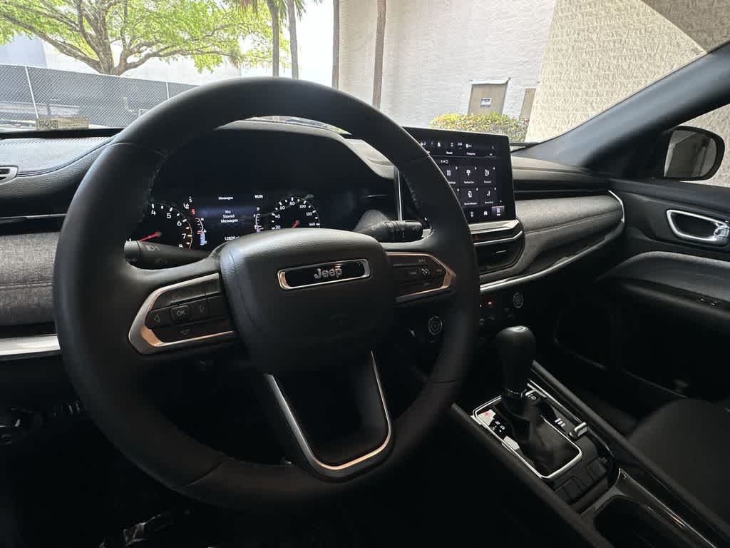 2023 Jeep Compass Latitude Lux