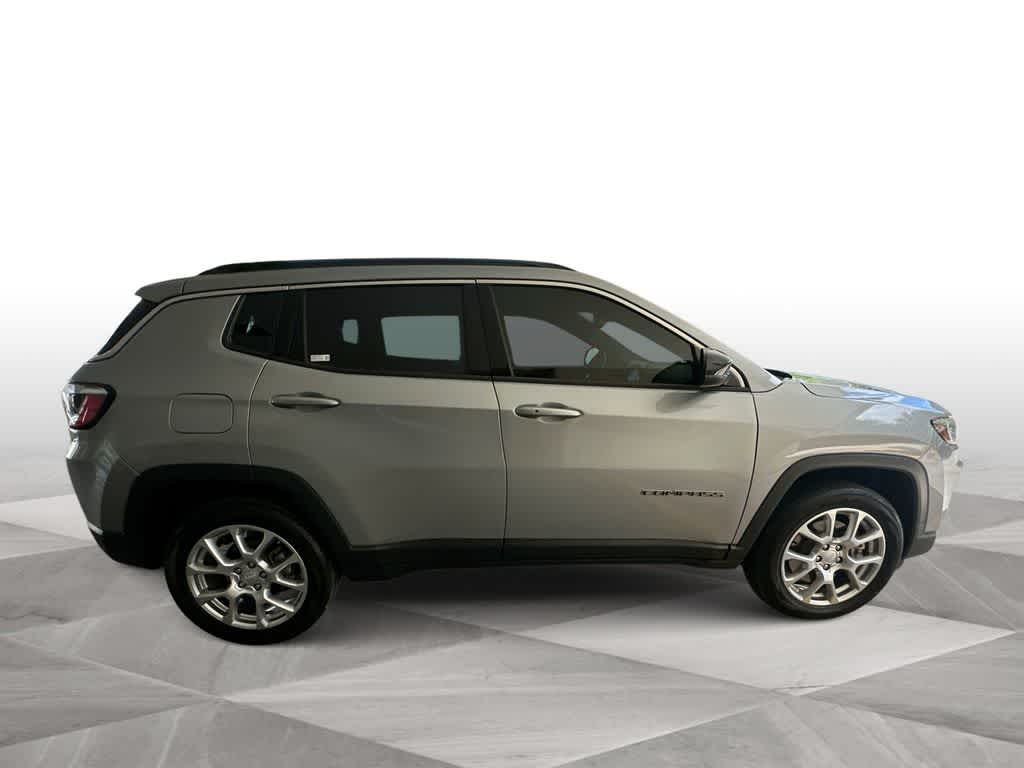 2023 Jeep Compass Latitude Lux