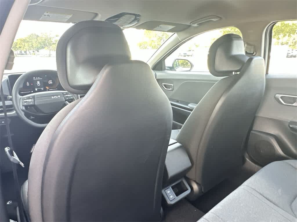2025 Kia K4 LX