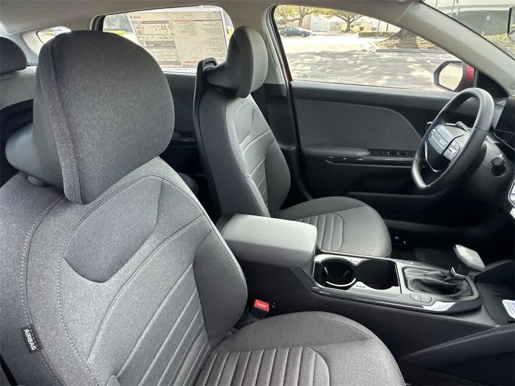 2025 Kia K4 EX