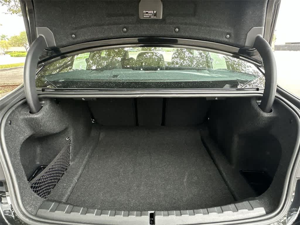 2025 BMW 3 Series 330i