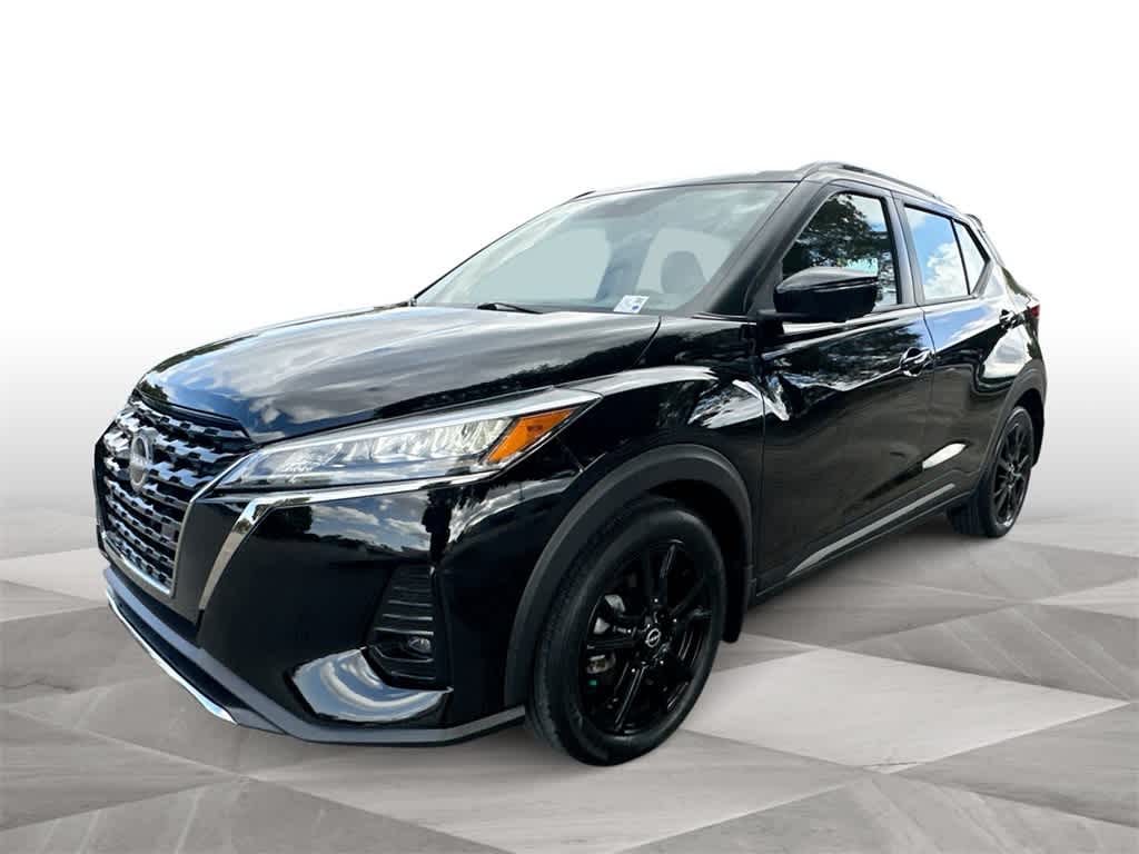 2023 Nissan Kicks SR