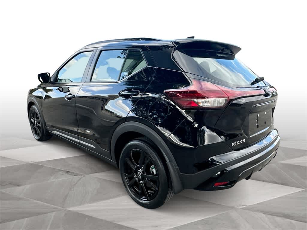 2023 Nissan Kicks SR