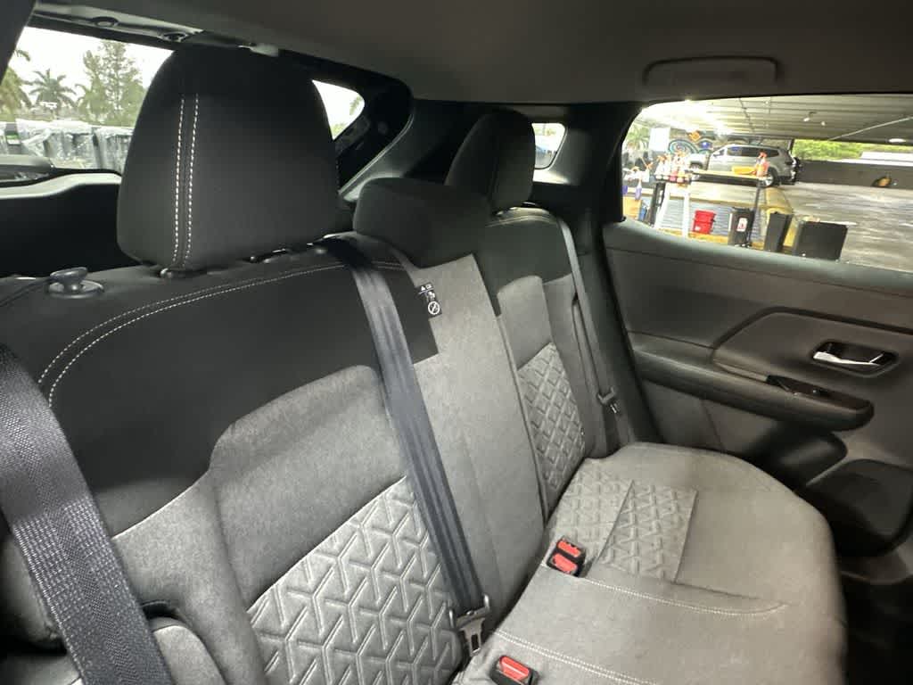 2025 Nissan Kicks SV