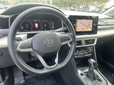 2025 Volkswagen Taos SEL