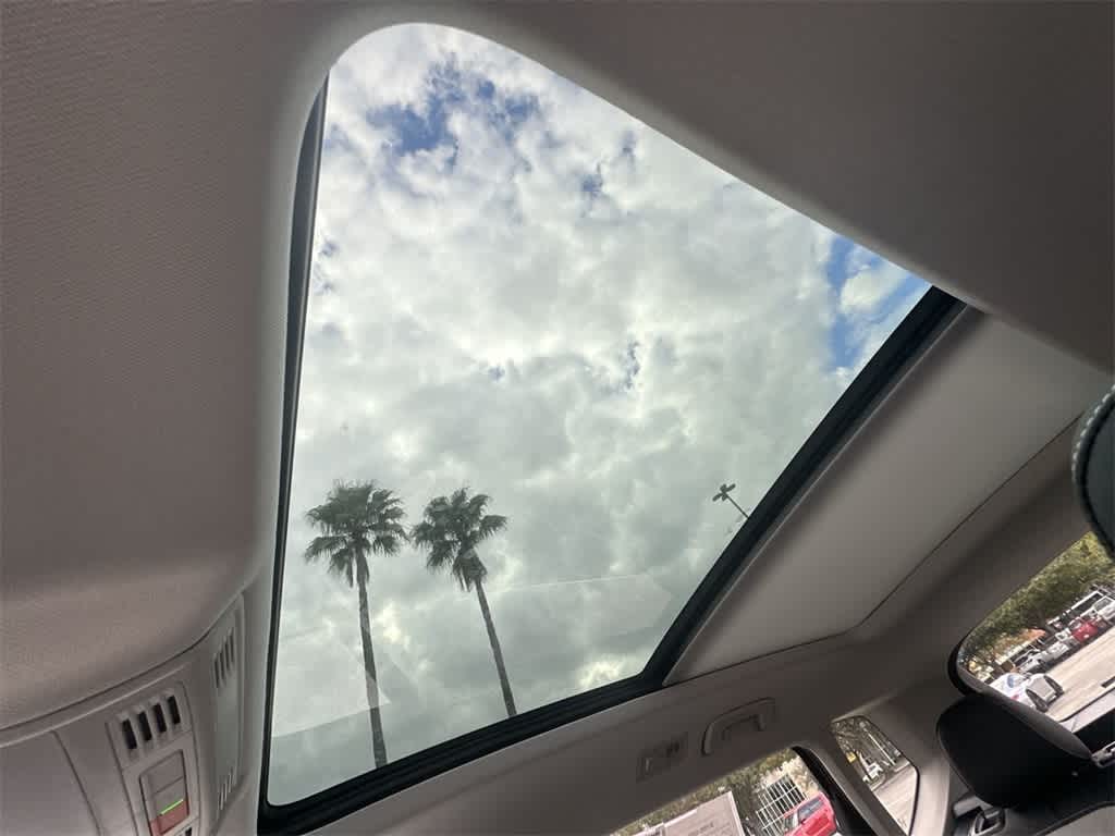 2025 Volkswagen Taos SEL