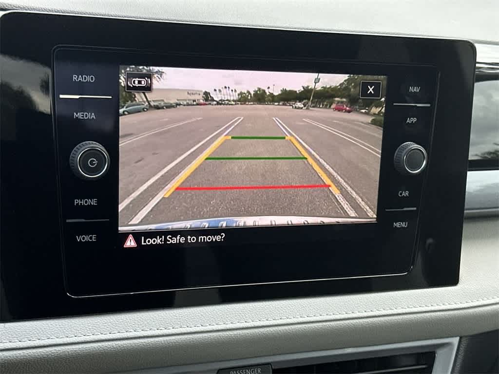 2025 Volkswagen Taos SEL