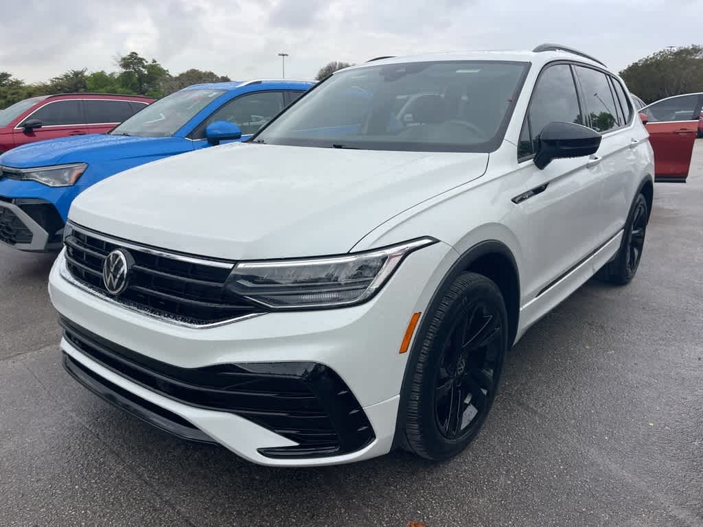 2023 Volkswagen Tiguan SE R-Line Black