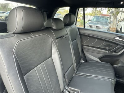 2023 Volkswagen Tiguan SE R-Line Black