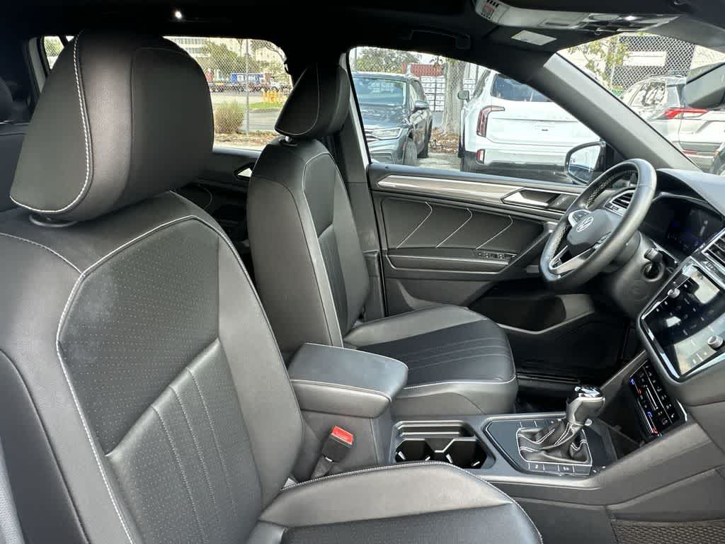 2023 Volkswagen Tiguan SE R-Line Black
