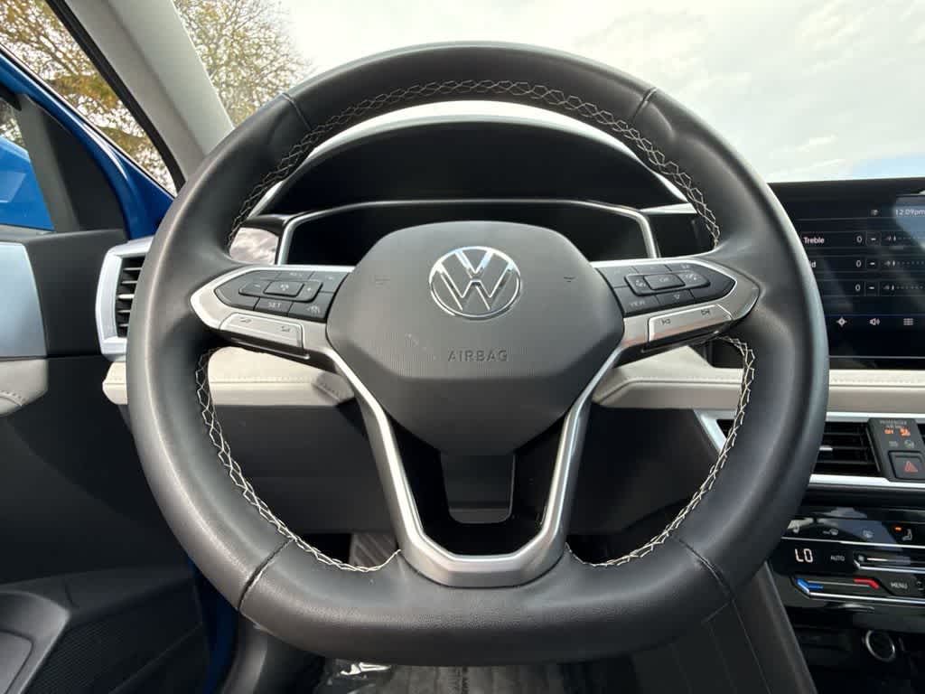 2025 Volkswagen Taos SE