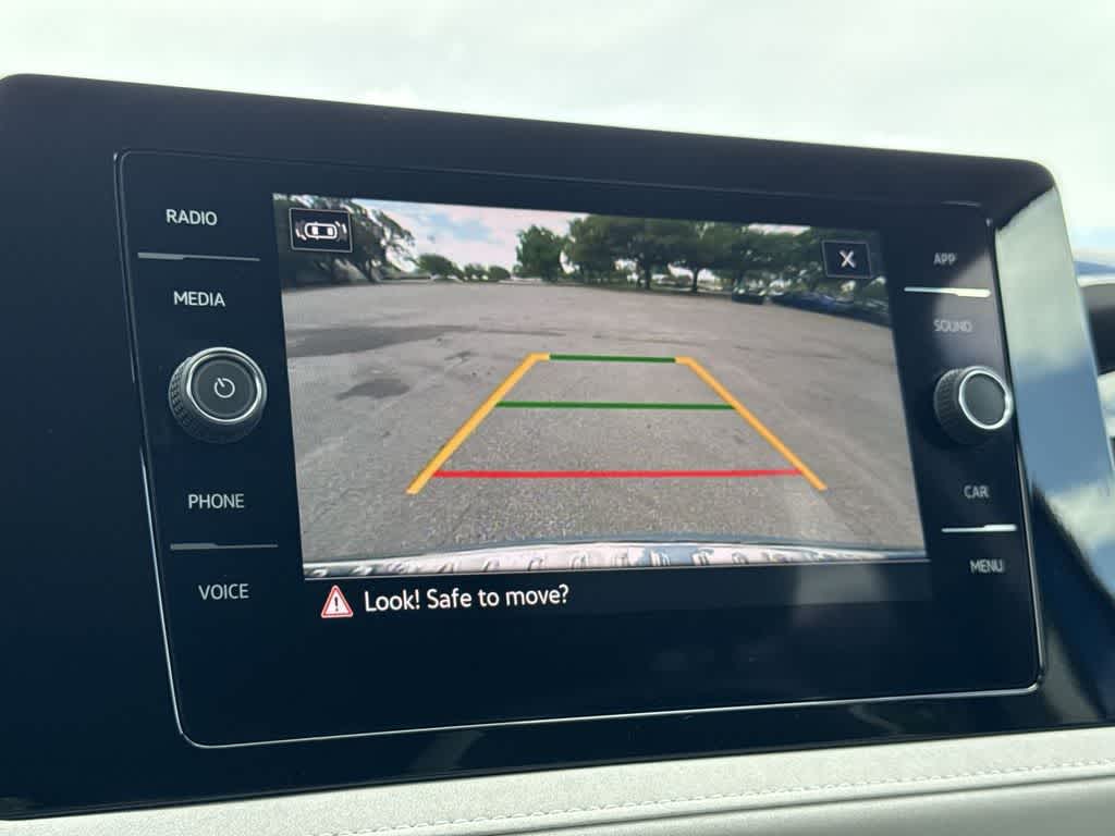 2025 Volkswagen Taos SE