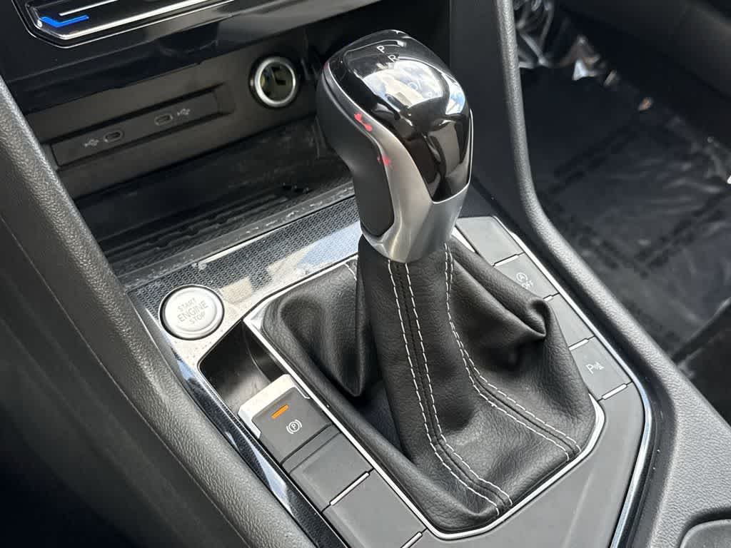 2025 Volkswagen Taos SE