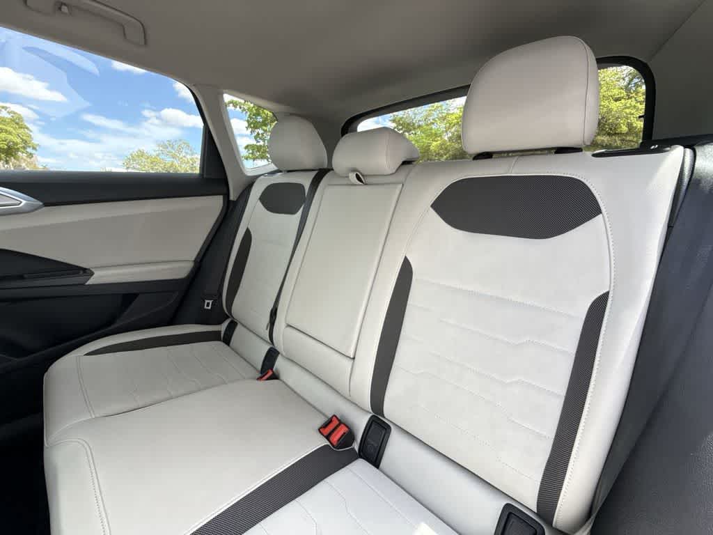 2025 Volkswagen Taos SE