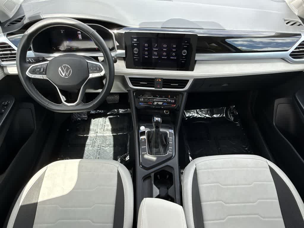2025 Volkswagen Taos SE