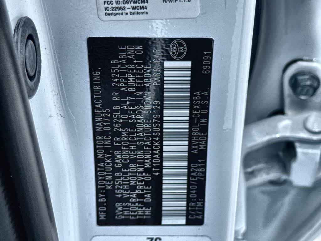 2025 Toyota Camry SE