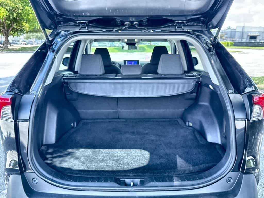 2025 Toyota RAV4 Hybrid LE