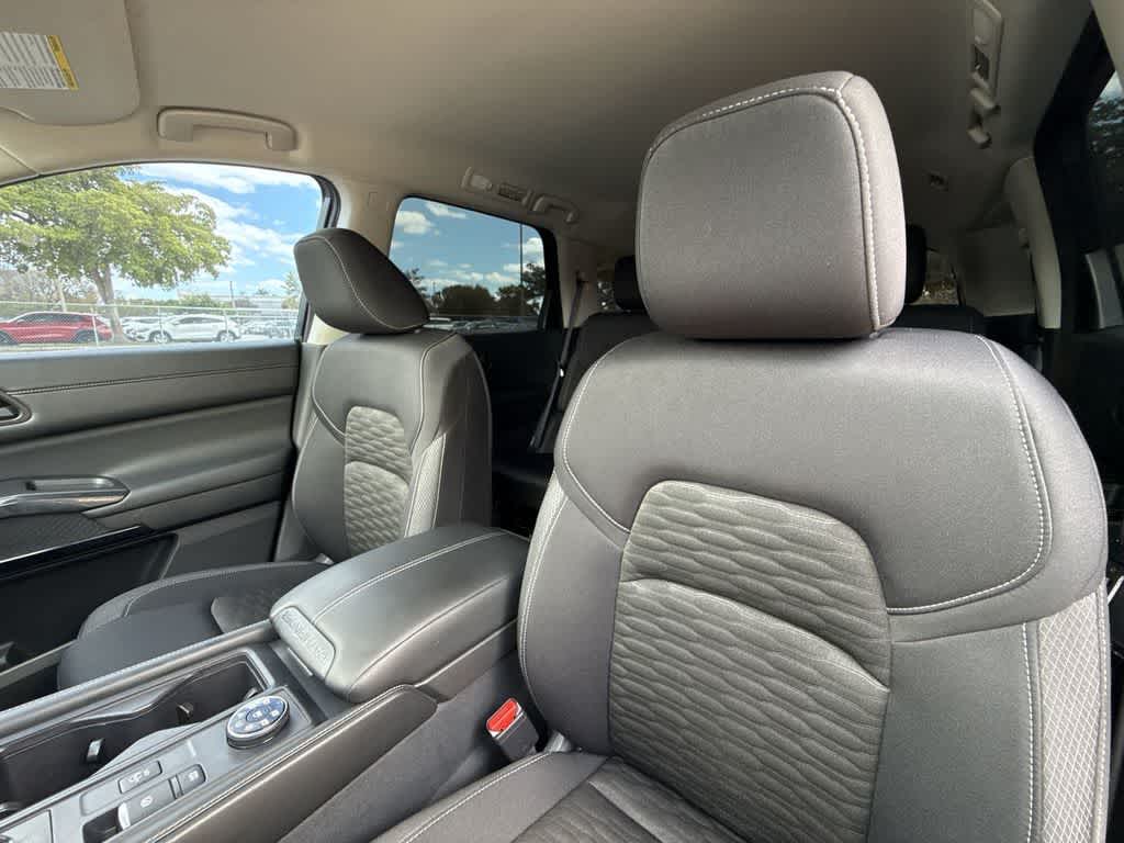 2024 Nissan Pathfinder S