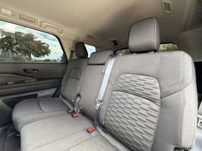 2024 Nissan Pathfinder S