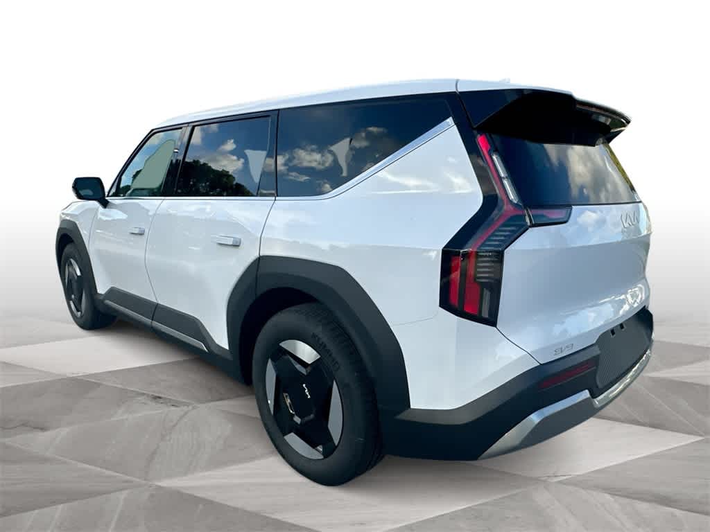 2026 Kia EV9 Light Short Range