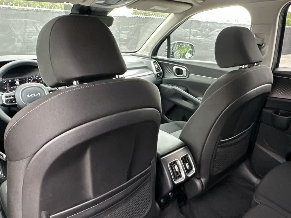 2023 Kia Sorento LX